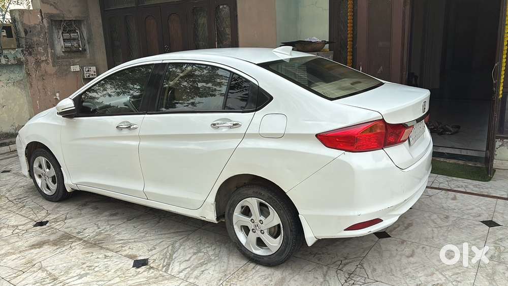Honda City Cng & Hybrids 132000 Km Driven