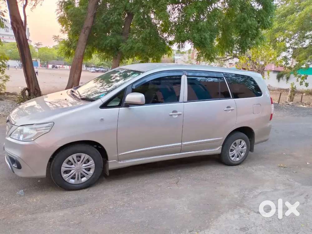 Toyota Innova 2.5 G 7 Seater Manual 2015