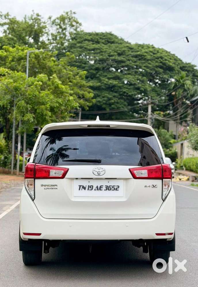 Toyota Innova Crysta 2.4 V, 2017