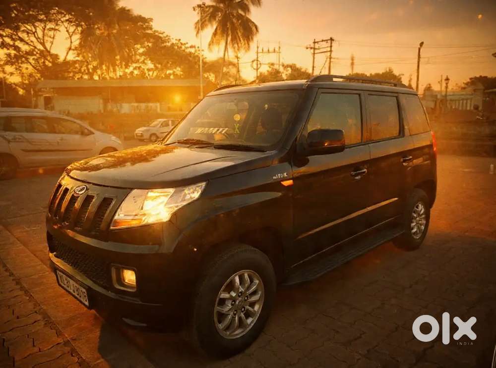 Mahindra Tuv Black