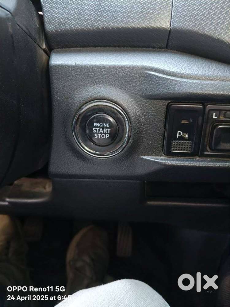 Maruti Suzuki Brezza 1.5 Zxi Smart Hybrid Dual Tone, 2016, Diesel