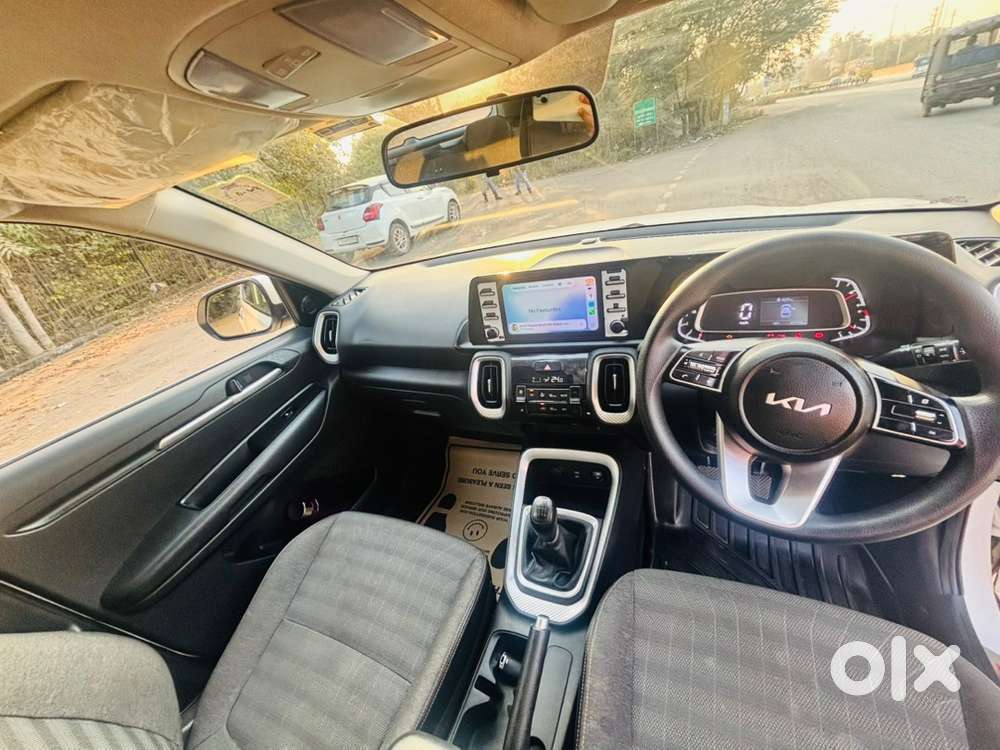 Kia Sonet 2023 White Manual Diesel 1st Owner Excellent Condition