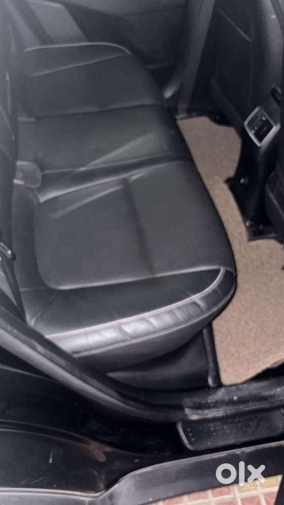 Hyundai Creta Petrol -top End - Sunroof