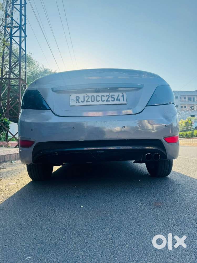 Hyundai Fluidic Verna 2011 Diesel Manual