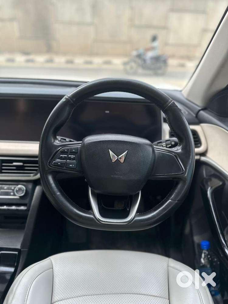 Mahindra Xuv700 2.2 Ax 5 Diesel At Str, 2023, Diesel