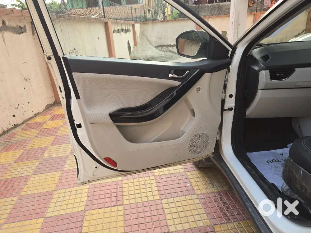 2022 Tata Nexon Xza+ (o) Amt Petrol Top-end Automaticcalgary White