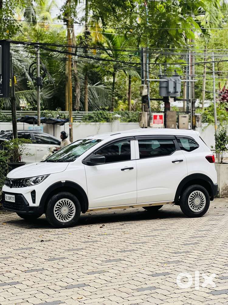 Renault Triber Authentic-petrol-manual, 2026
