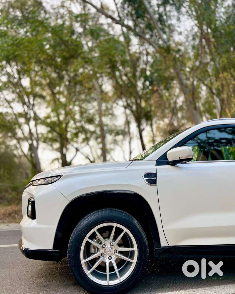 Maruti Suzuki Grand Vitara 1.5 Zeta Plus Intelligent Hybrid Ecvt, 20..