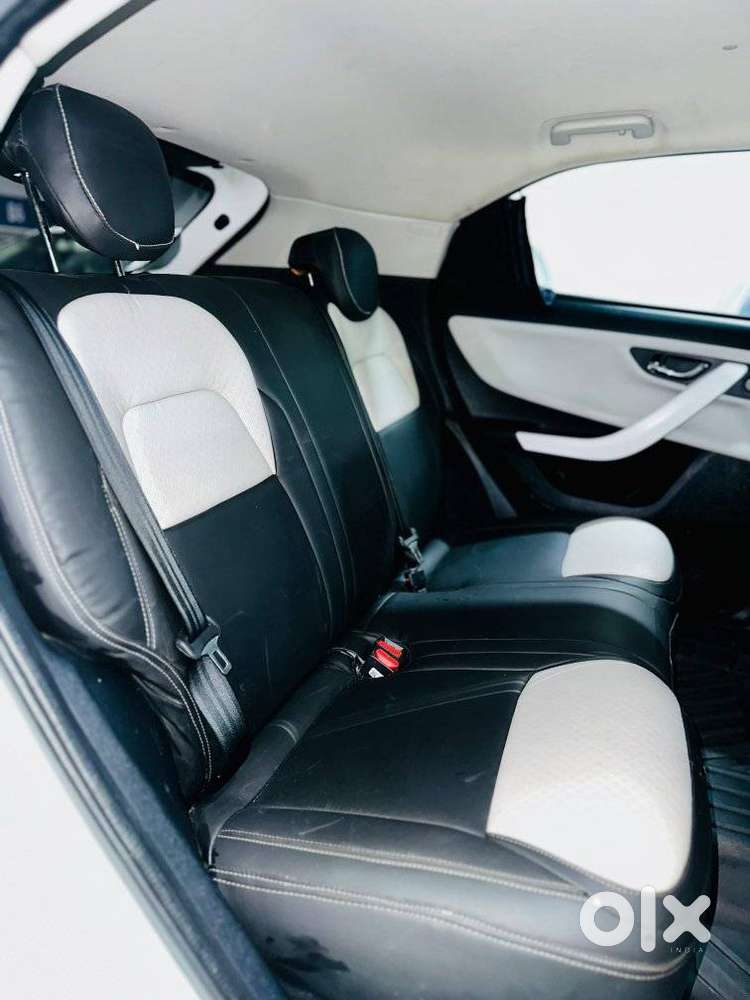 Tata Nexon Creative Plus 1.2 Revotron Petrol 6 Amt, 2023, Petrol