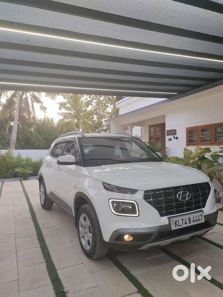 Hundai Venue S Plus Single Owner