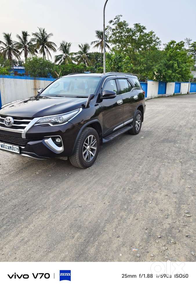Toyota Fortuner 4x4 Manual Limited Edition, 2017, Diesel