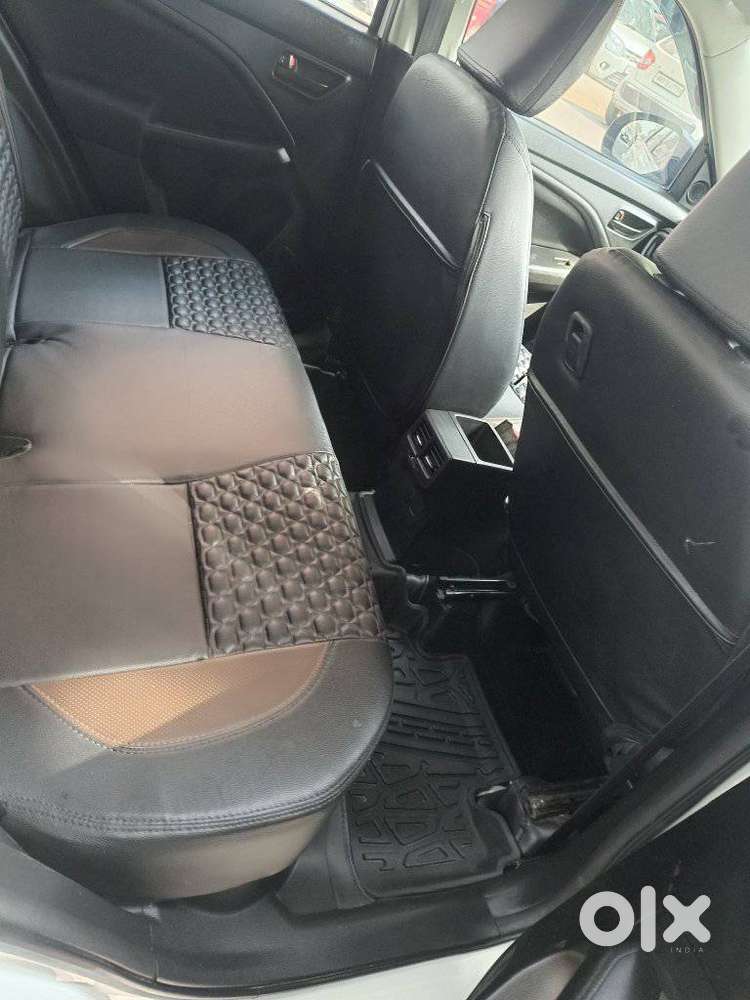 Maruti Suzuki Brezza 1.5 Vxi At Smart Hybrid, 2023, Petrol