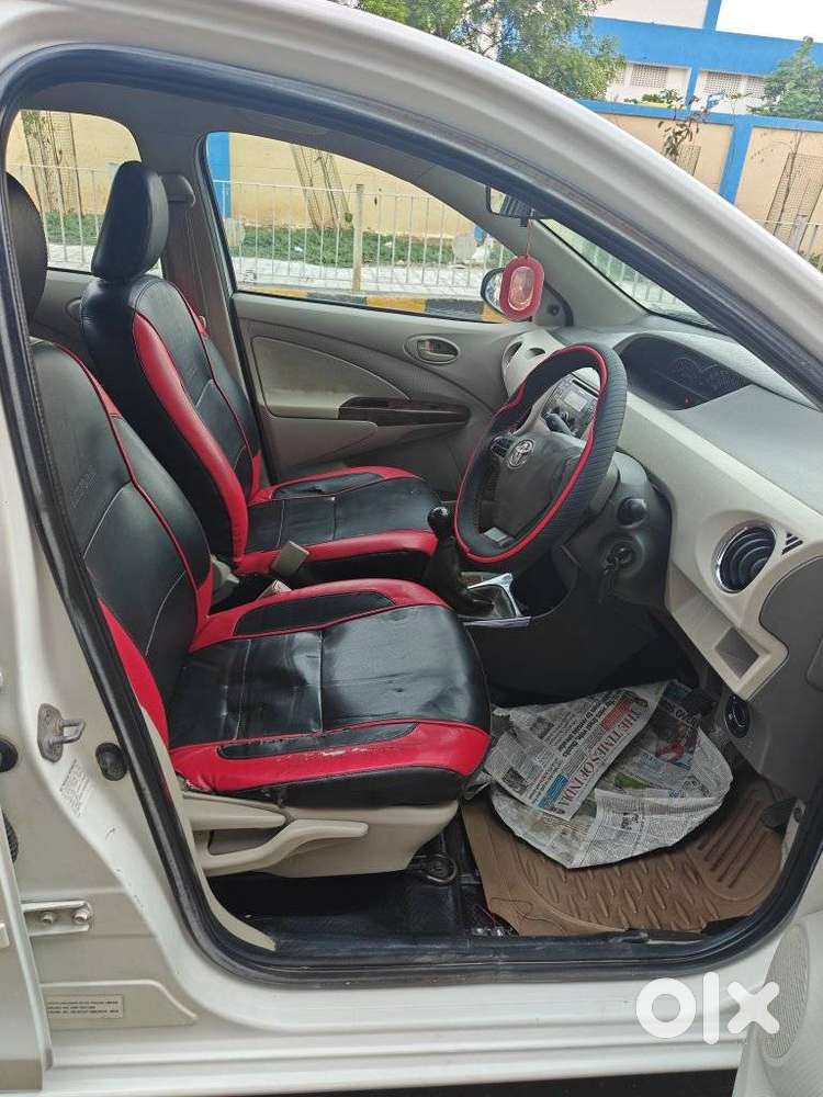 Toyota Etios V, 2013, Petrol