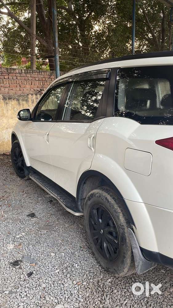 Mahindra Xuv500 2017 Diesel 53350 Km Driven