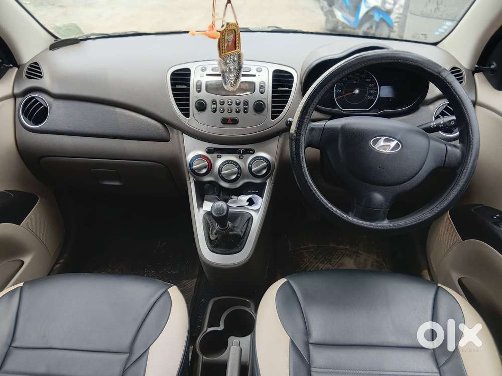Hyundai I10 Sportz, 2015, Petrol