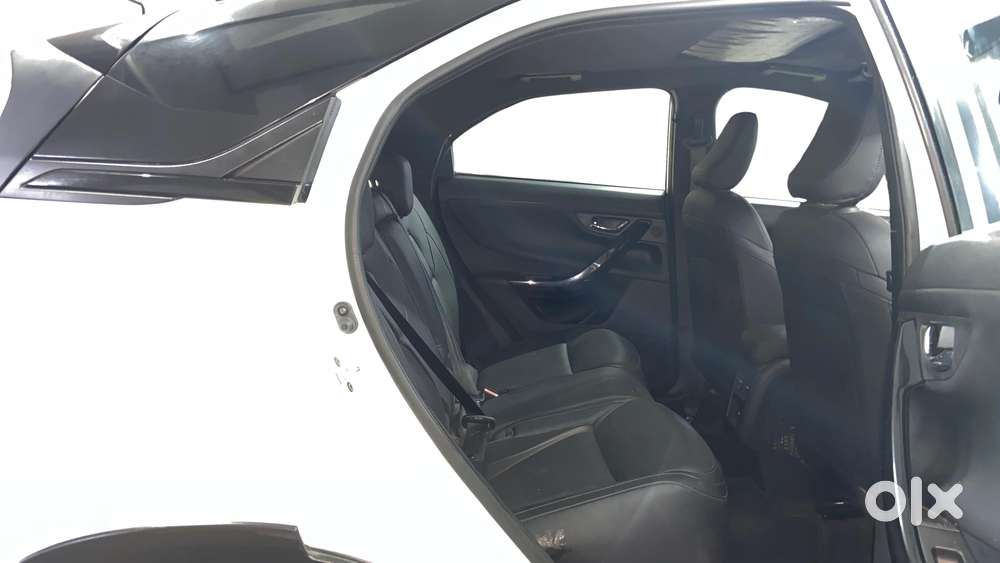 Tata Nexon Fearless Plus S Purple 1.5 Revotorq Diesel 6amt Dual Tone..
