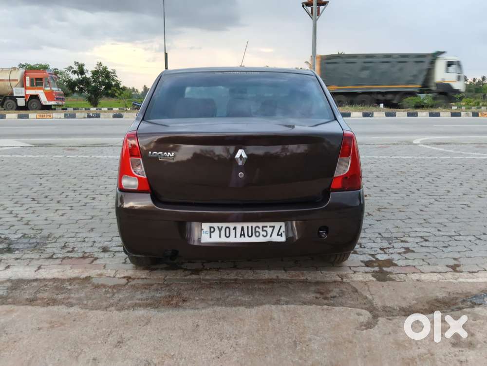 Mahindra Renault Logan, 2009, Petrol