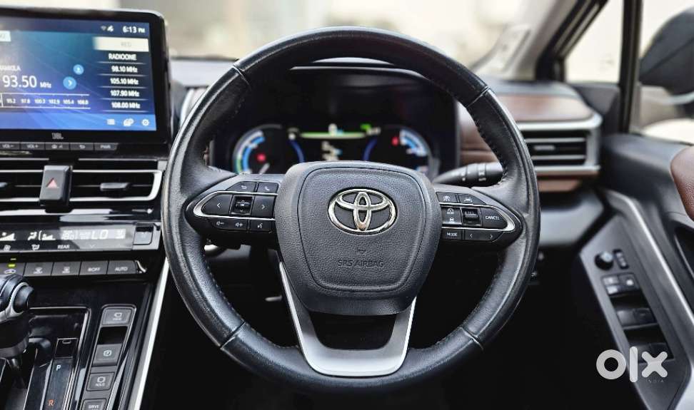 Toyota Innova Hycross 2.0 Zx Hybrid 7 Str, 2023, Petrol