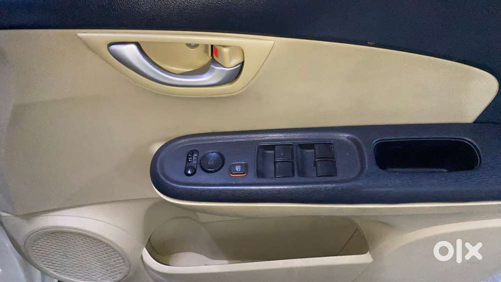 Honda Brio Vx Mt, 2015, Petrol