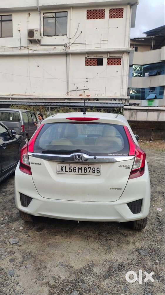 Honda Jazz Sv Petrol – December 2015 Model