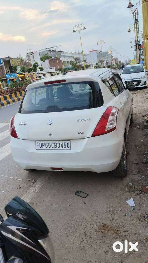 Maruti Suzuki Swift Vxi 1.2 Abs Bs-iv, 2015, Petrol