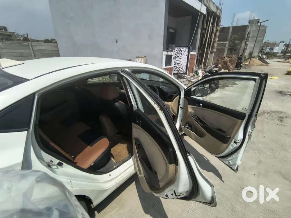 Hyundai Verna 2013 Diesel 800000 Km Driven