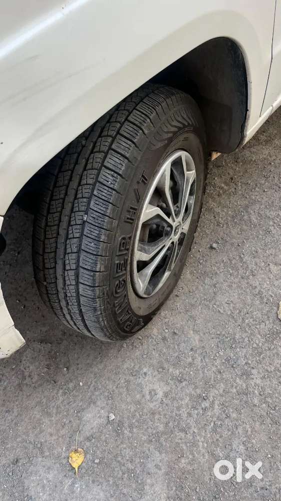 Mahindra Tuv 300 2020