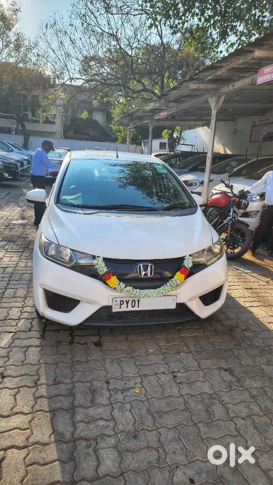 Honda Jazz 2016 Diesel Well Maintained, Good Performance Car.