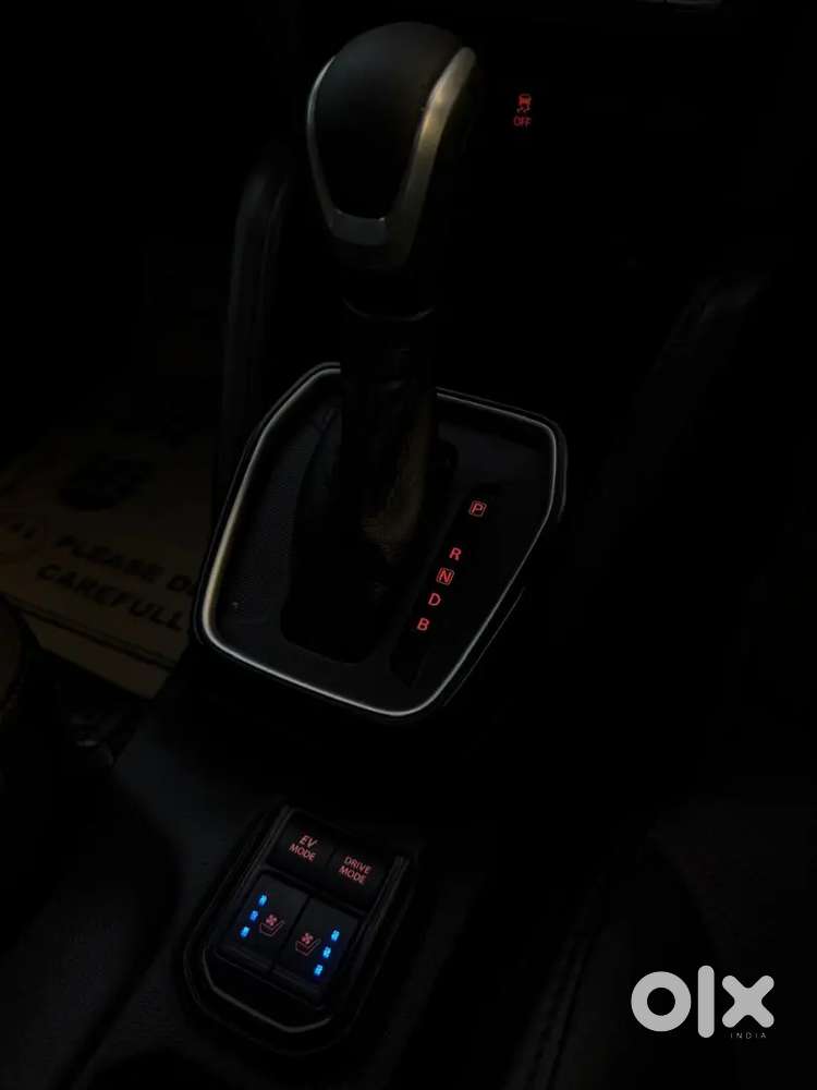 Toyota Urban Cruiser Hyryder 2025 Petrol Well Maintained