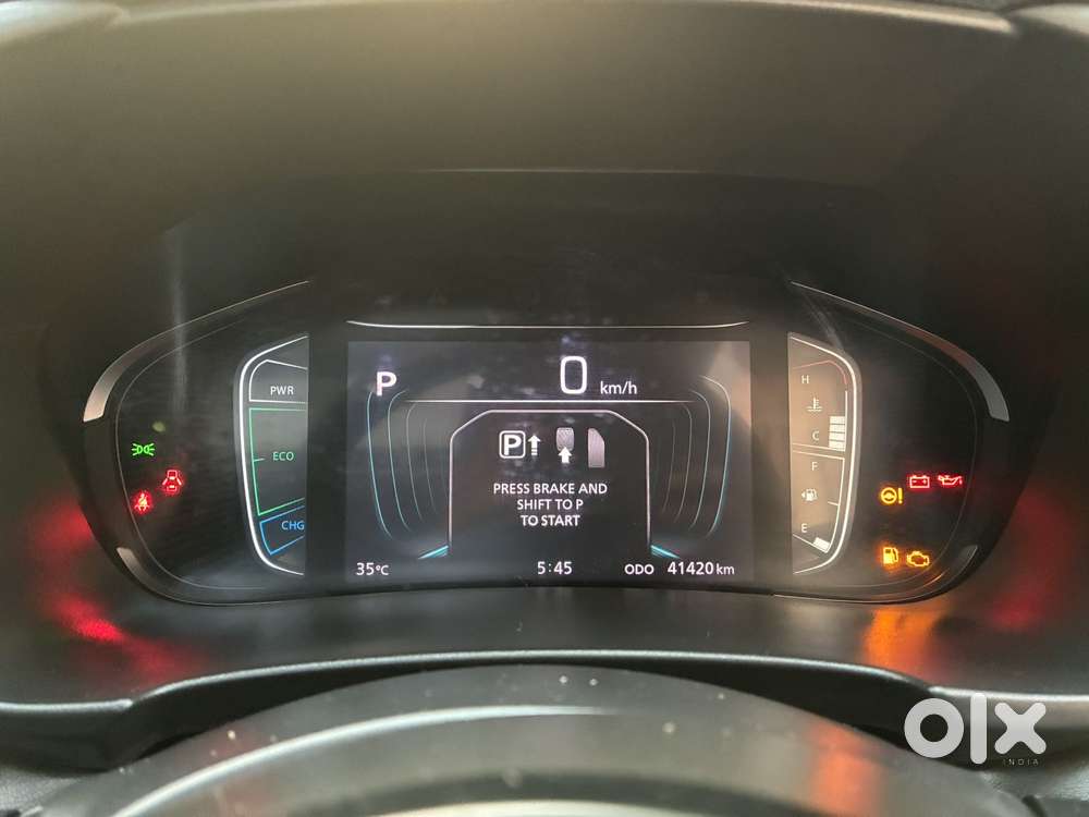 Maruti Suzuki Grand Vitara 1.5 Zeta Plus Dual Tone Intelligent Hybri..