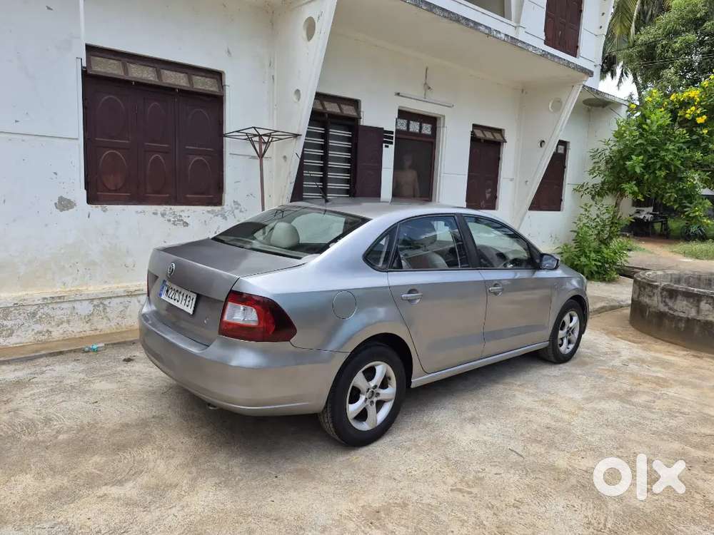 Skoda Rapid Elegance 2012