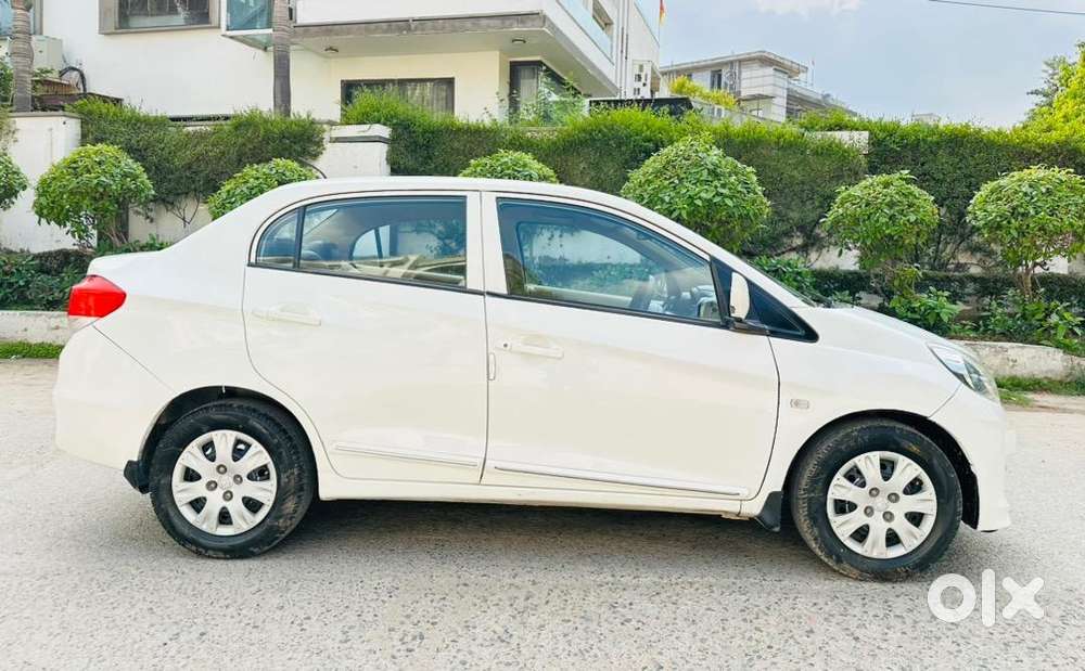 Honda Amaze 2015 Petrol Well Maintained