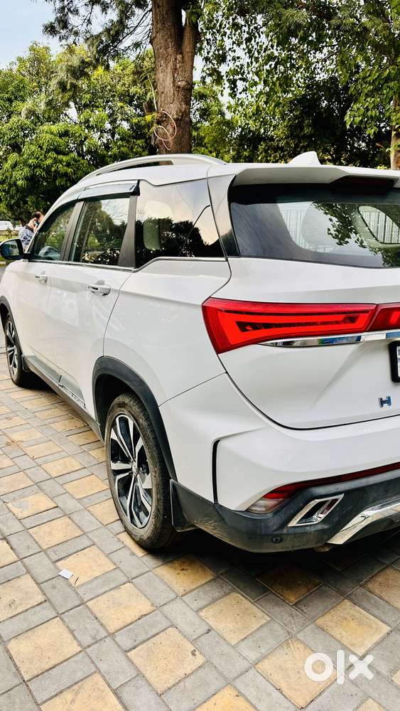 Mg Hector Plus Savvy Pro 1.5 Turbo Petrol Cvt 6 Str Dual Tone, 2024,..