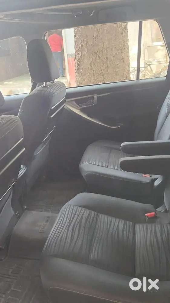 Toyota Innova Crysta 2.4 V 2018