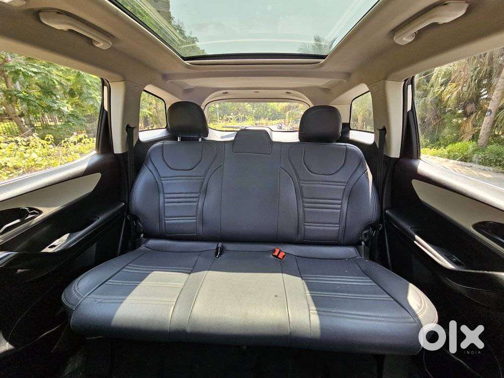 Mahindra Xuv700 2.0 Ax 5 Petrol At Str, 2022, Petrol