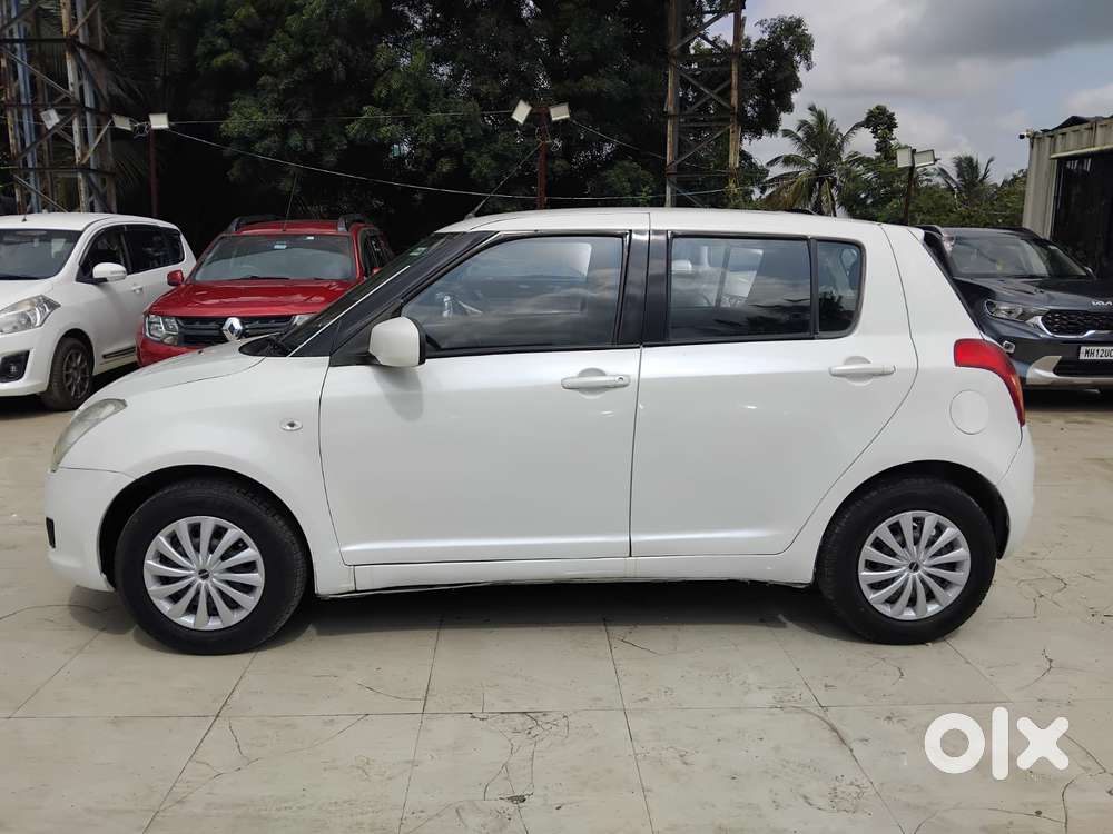 Maruti Suzuki Swift Vxi 1.2 Abs Bs-iv, 2011, Petrol