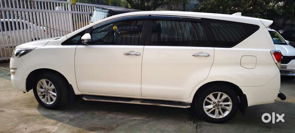 Toyota Innova Crysta G 8 Str, 2017, Diesel