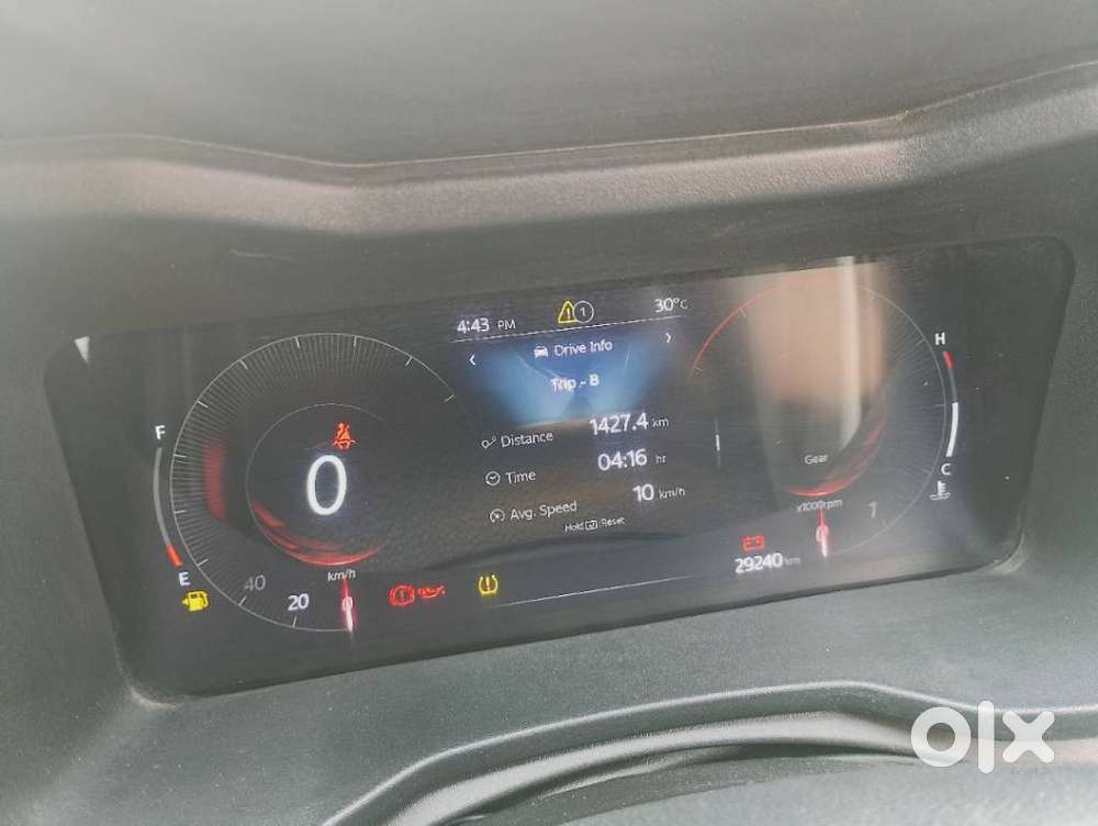 Mahindra Xuv 3xo Ax5 Pm Mt, 2024, Petrol