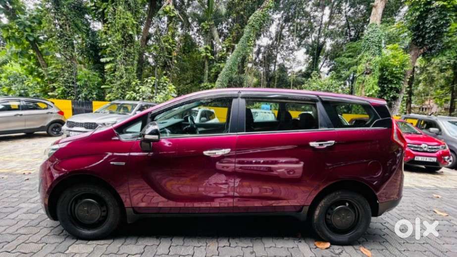 Mahindra Marazzo M2, 2018, Diesel