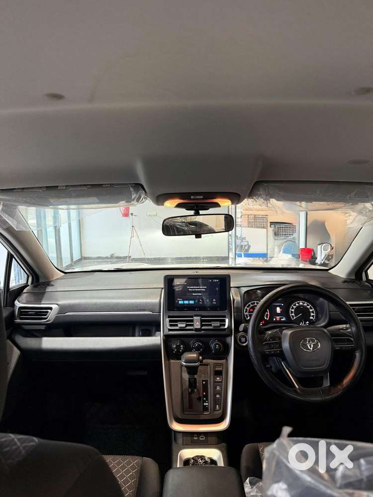 Toyota Innova Hycross 2.0 Gx 7 Str, 2025, Cng & Hybrids