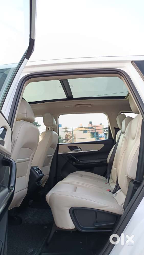 Mahindra Xuv700 2.2 Ax 7 Diesel At Str, 2022, Diesel