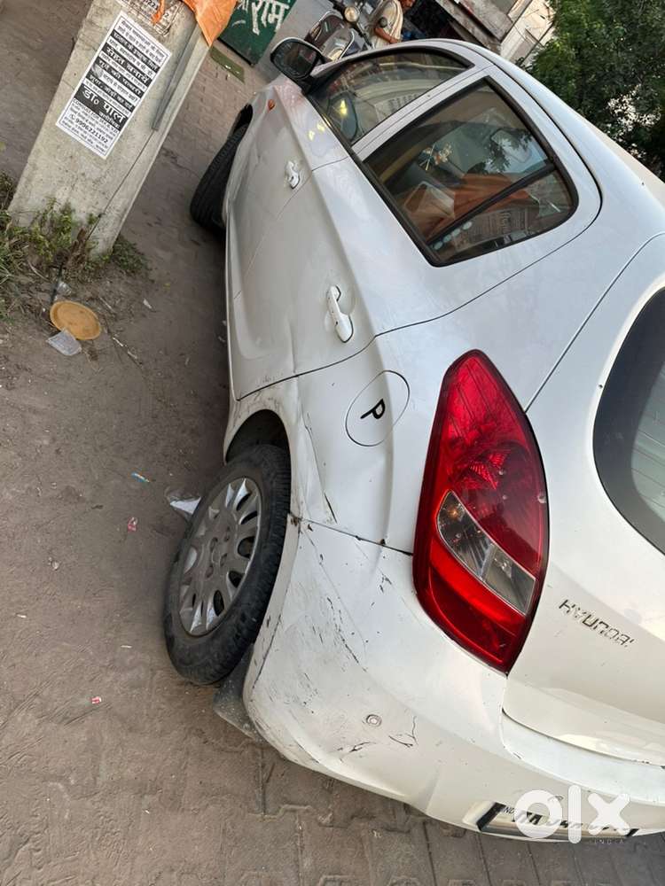 Hyundai I20 Asta Petrol 2011