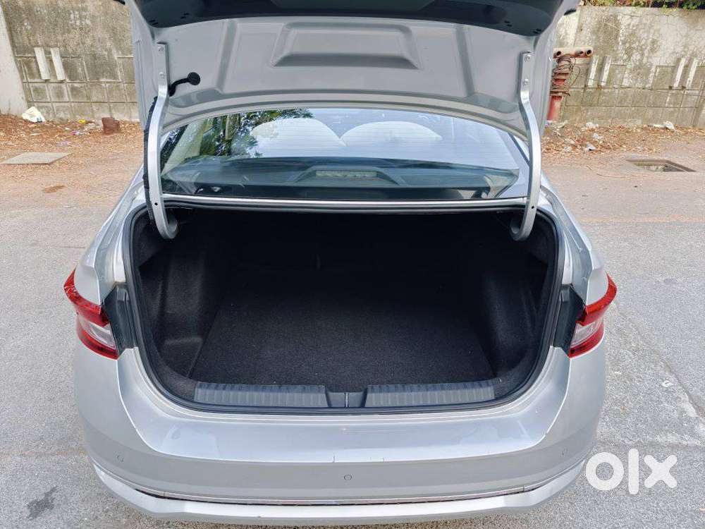 Skoda Slavia Style 1.0l Tsi At, 2023, Petrol