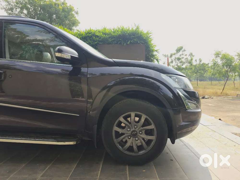 Meticulously Maintained 2017 Mahindra Xuv500 W10 Fwd (opulent Purple)