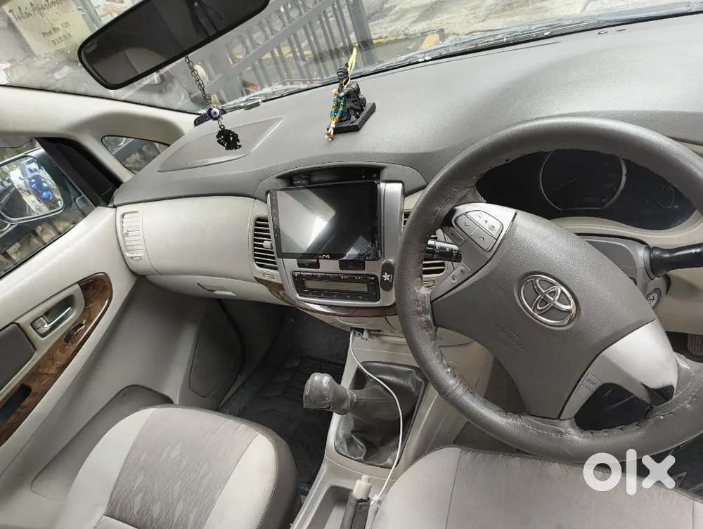 Toyota Innova 2.5 V 2012