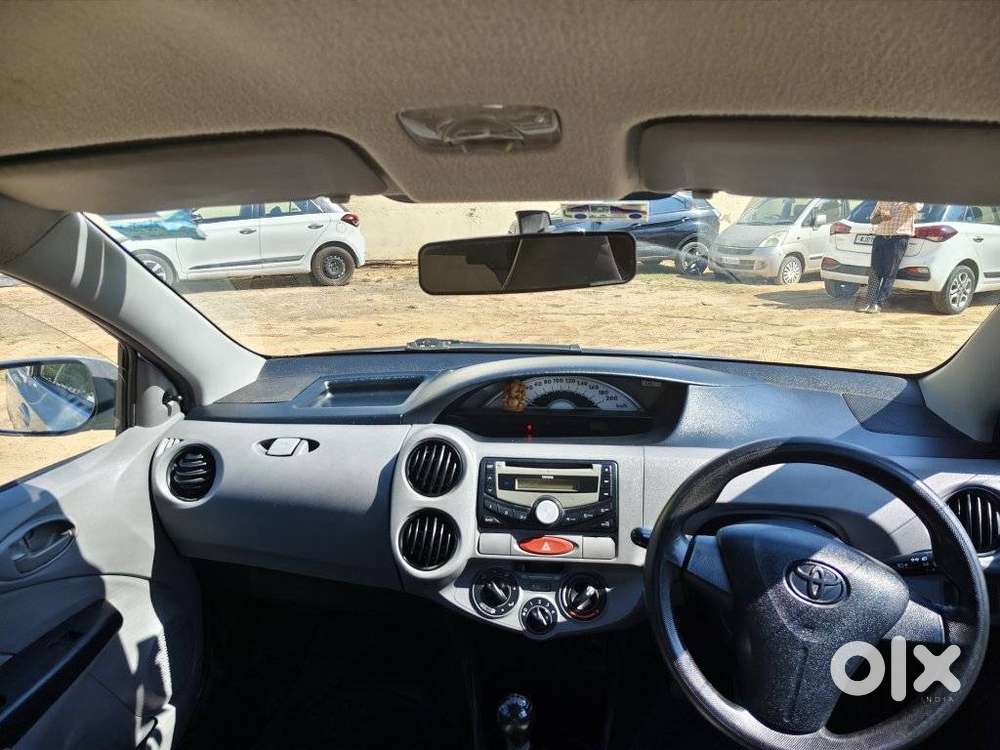 Toyota Etios Liva 2011-2012 G, 2011, Petrol