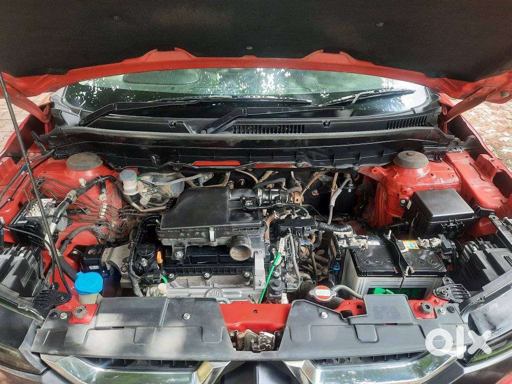 Maruti Suzuki Brezza 1.5 Zxi Smart Hybrid Dual Tone, 2022, Petrol