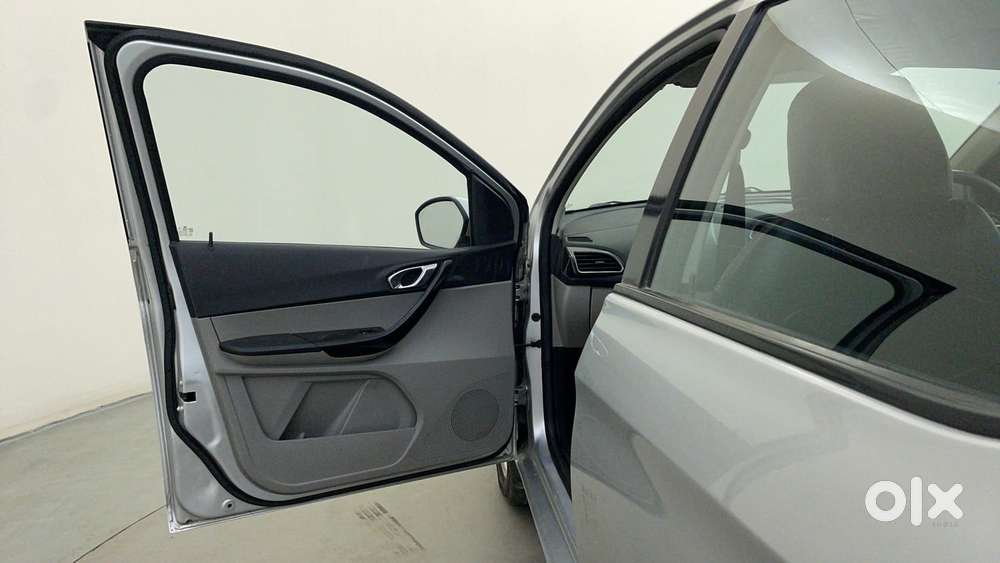 Tata Tiago Xz, 2016, Petrol