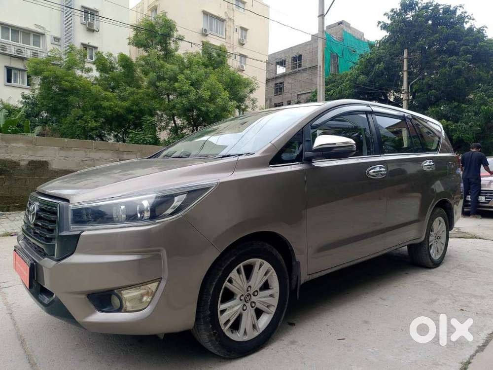 Toyota Innova Crysta 2.8z Automatic, 2016, Diesel