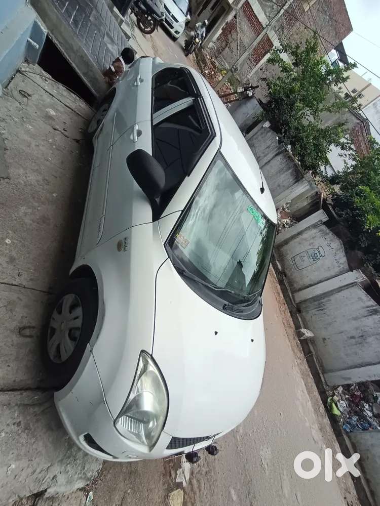 Maruti Suzuki Shift Dzire 2013